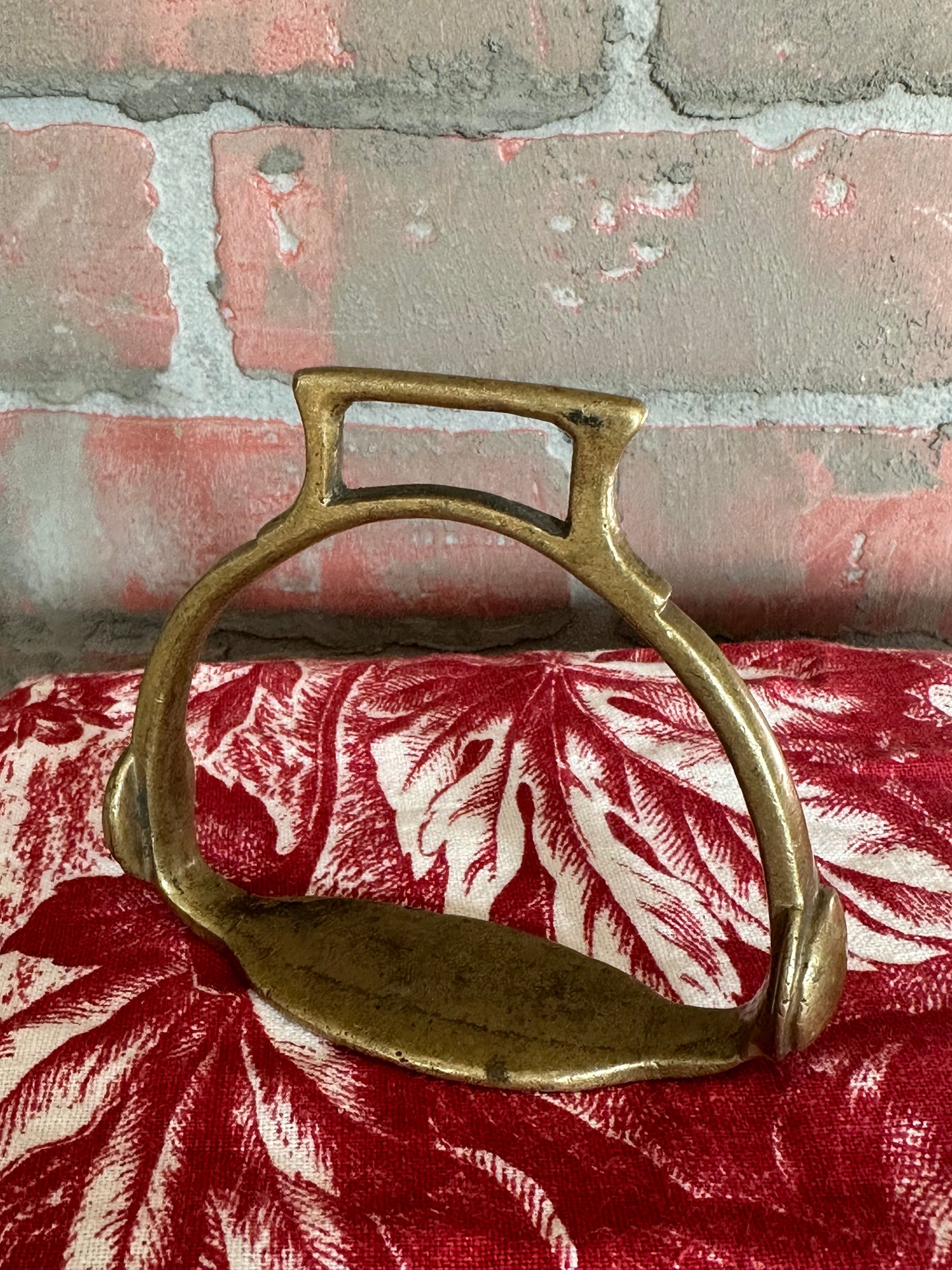 Antique Brass Childs Stirrup (1)